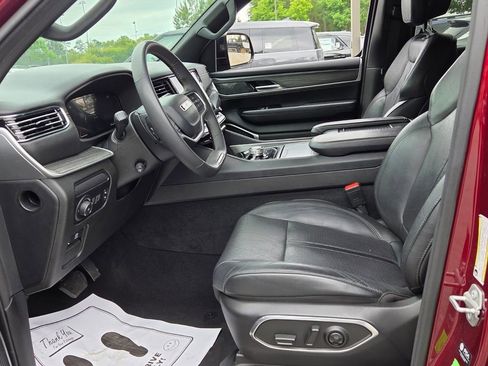 Used 2023 Jeep Wagoneer L Series II AWD/4WD image 5