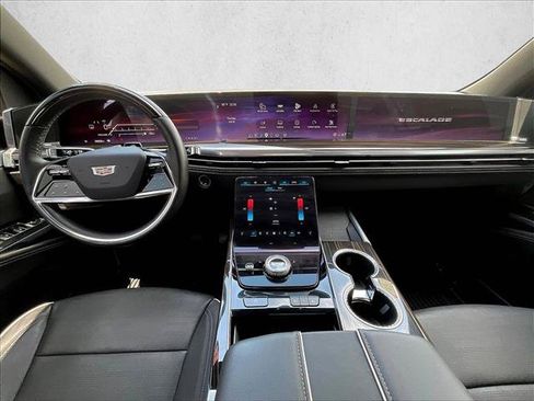 Used 2025 Cadillac Escalade Premium Luxury RWD image 15