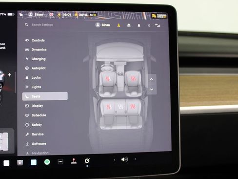 Used 2023 Tesla Model Y Long Range image 15