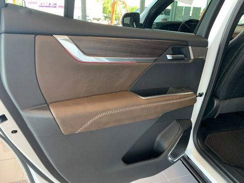 New 2026 GMC Acadia Denali Ultimate AWD/4WD image 12