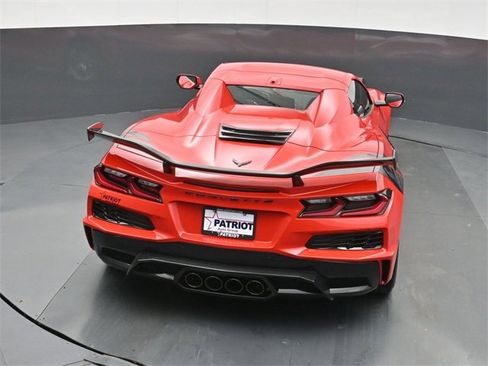 Used 2024 Chevrolet Corvette Z06 w/ Z07 Performance Package image 33
