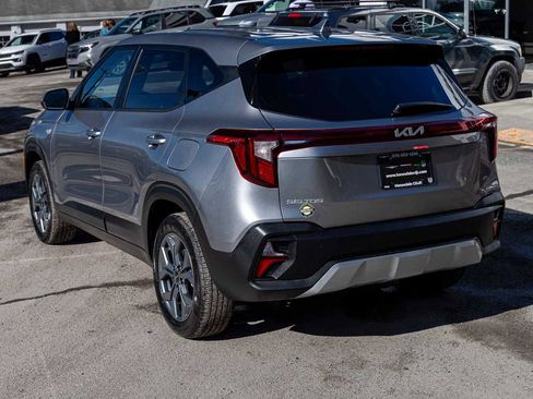 Used 2025 Kia Seltos LX image 6