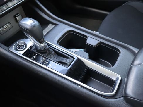 Used 2020 Nissan Sentra SV w/ Electronics Package FWD image 24