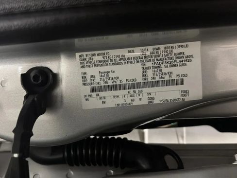 Used 2014 Ford Focus SE w/ SE Winter Package FWD image 23