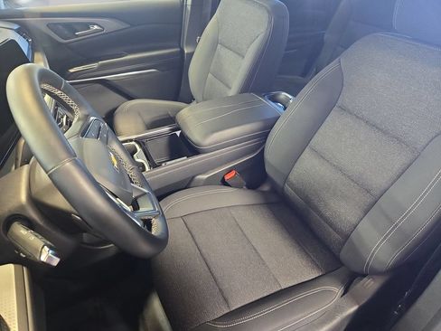 Used 2025 Chevrolet Traverse LT AWD/4WD image 19