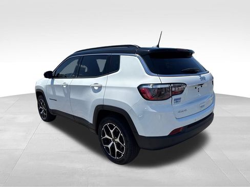 Used 2025 Jeep Compass Limited AWD/4WD image 7