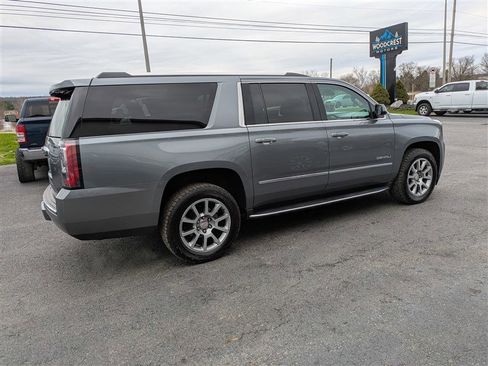Used 2019 GMC Yukon XL Denali image 7