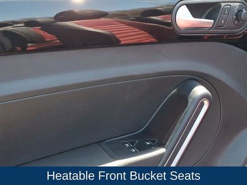 Used 2013 Volkswagen Beetle 2.0T image 20