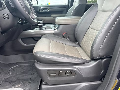Used 2023 Chevrolet Silverado 1500 ZR2 w/ Technology Package AWD/4WD image 10