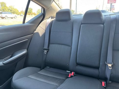 Used 2025 Nissan Altima 2.5 SV FWD image 38