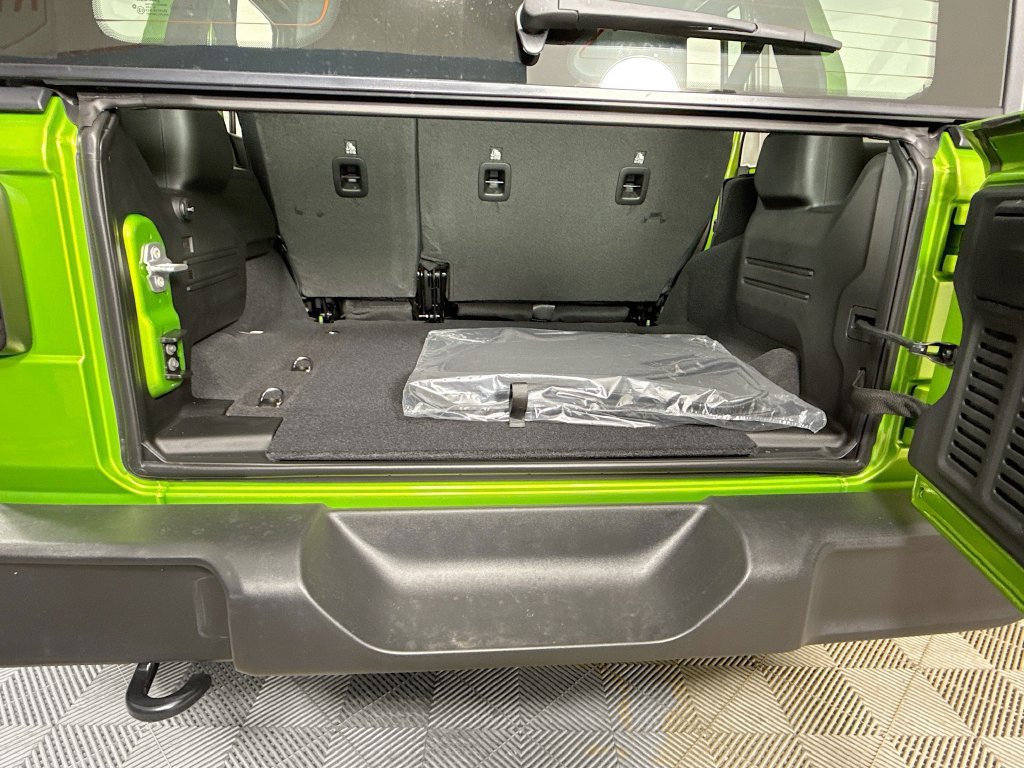 Used 2025 Jeep Wrangler Unlimited Sport AWD/4WD image 28
