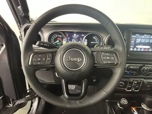 Used 2023 Jeep Wrangler Unlimited w/ Convenience Group AWD/4WD image 13