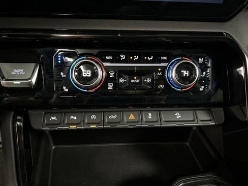 Used 2023 GMC Sierra 1500 AT4 w/ AT4 Preferred Package image 18