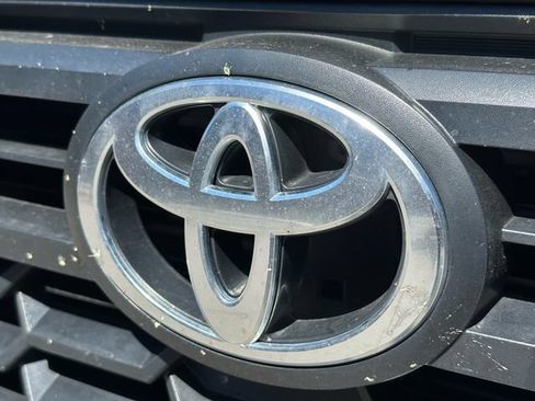 Used 2025 Toyota Tacoma TRD Sport AWD/4WD image 9