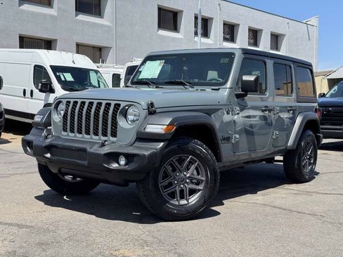 Used 2024 Jeep Wrangler Unlimited Sport AWD/4WD image 2