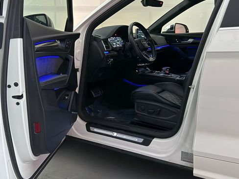 Used 2018 Audi SQ5 Prestige image 16