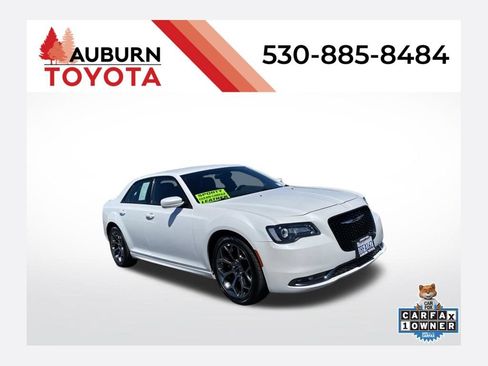 Used 2015 Chrysler 300 S RWD image 1