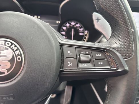 Used 2022 Alfa Romeo Stelvio Veloce image 31