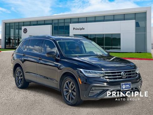 Used 2023 Volkswagen Tiguan SE FWD image 3