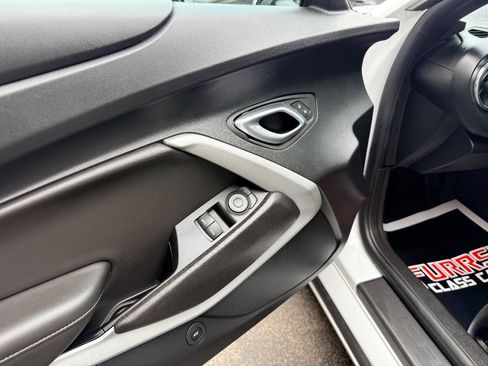 Used 2022 Chevrolet Camaro SS RWD image 16