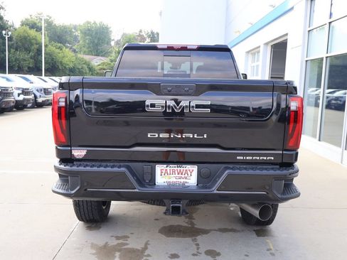 New 2026 GMC Sierra 2500 Denali Ultimate AWD/4WD image 9