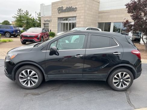 Used 2021 Buick Encore Preferred FWD image 2