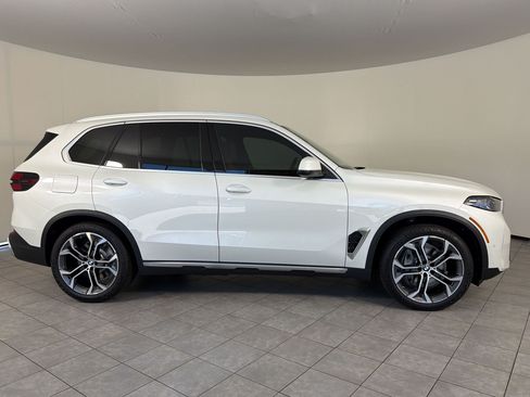 New 2026 BMW X5 xDrive50e AWD/4WD image 8