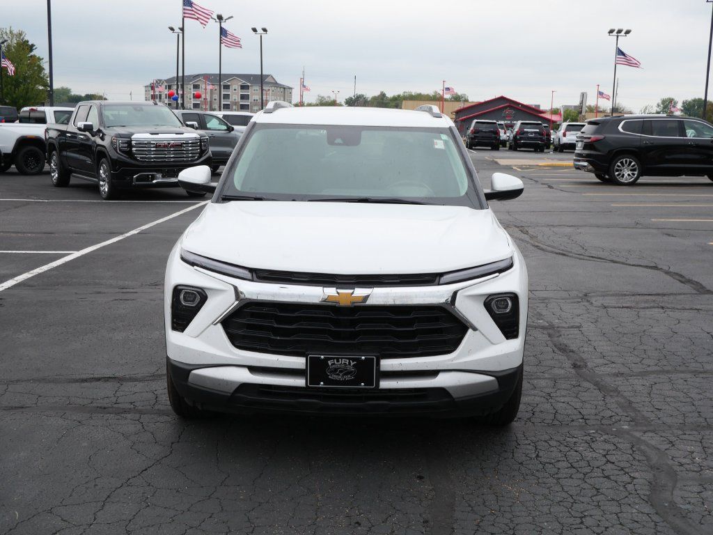 Used 2024 Chevrolet TrailBlazer LT w/ LT Cold Weather Package AWD/4WD image 4