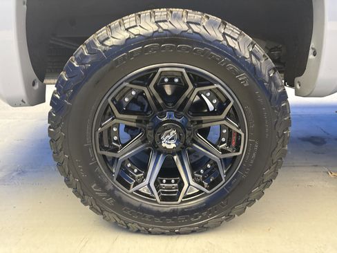 Used 2024 Chevrolet Silverado 1500 LT Trail Boss w/ LT Trail Boss Premium Package image 8