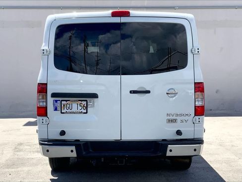 Used 2016 Nissan NV 3500 SV RWD image 5