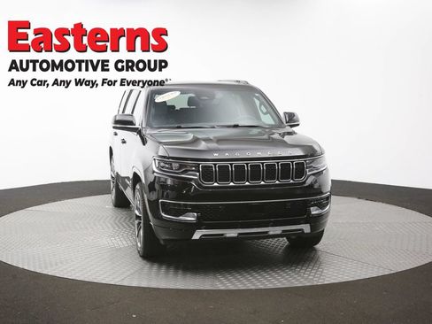 Used 2024 Jeep Wagoneer Series III w/ Premium Group I AWD/4WD image 58