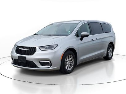 Used 2023 Chrysler Pacifica Touring-L