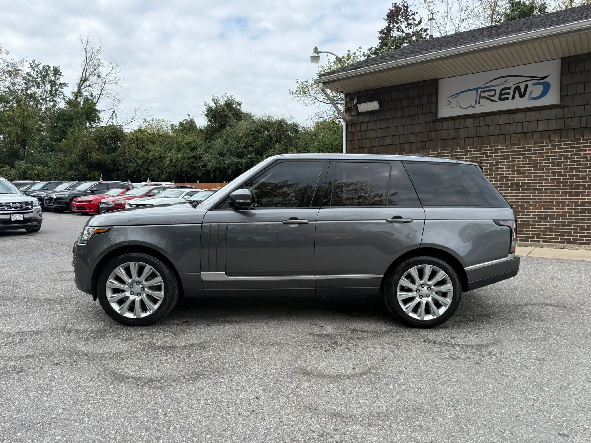 Used 2017 Land Rover Range Rover Supercharged AWD/4WD image 4
