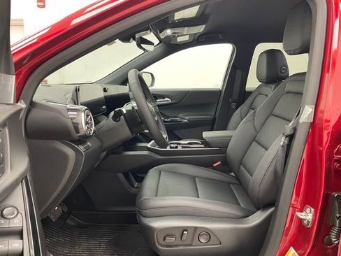 New 2026 Chevrolet Equinox LT w/ Convenience Package II AWD/4WD image 8