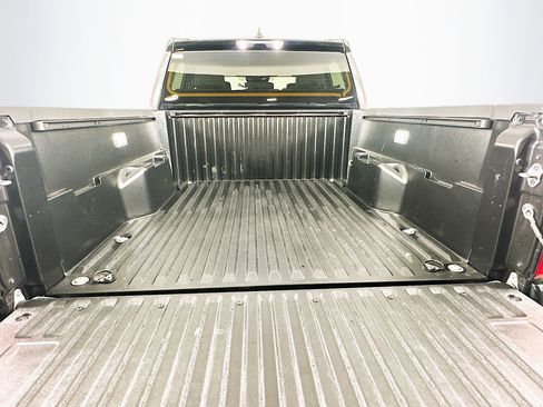 Used 2025 Toyota Tacoma TRD Off-Road image 28