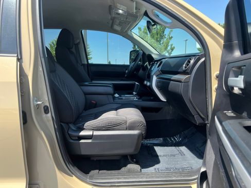 Used 2020 Toyota Tundra SR5 w/ TRD Off-Road Package AWD/4WD image 28