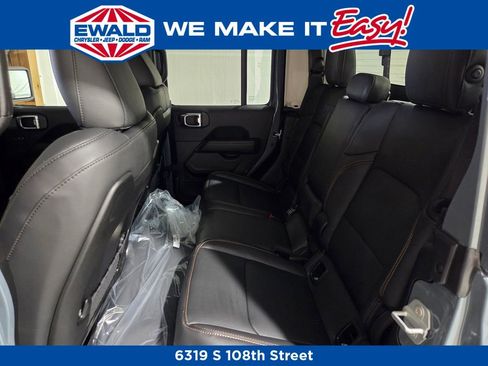 New 2025 Jeep Gladiator Sport image 10