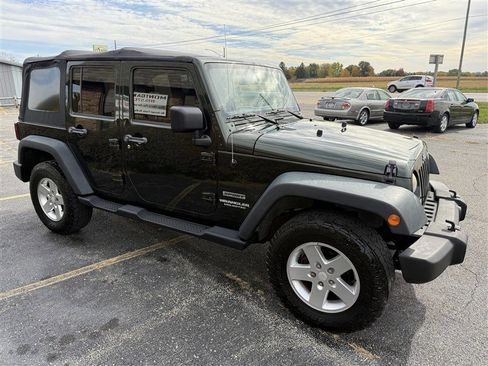 Used 2011 Jeep Wrangler Unlimited Sport image 3