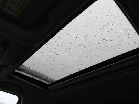 Used 2012 Nissan Frontier PRO-4X w/ Pro-4x Luxury Pkg image 17