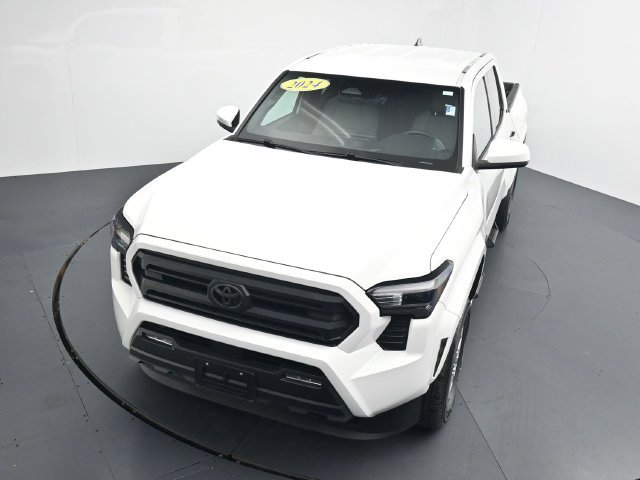 Used 2024 Toyota Tacoma SR5 AWD/4WD image 28