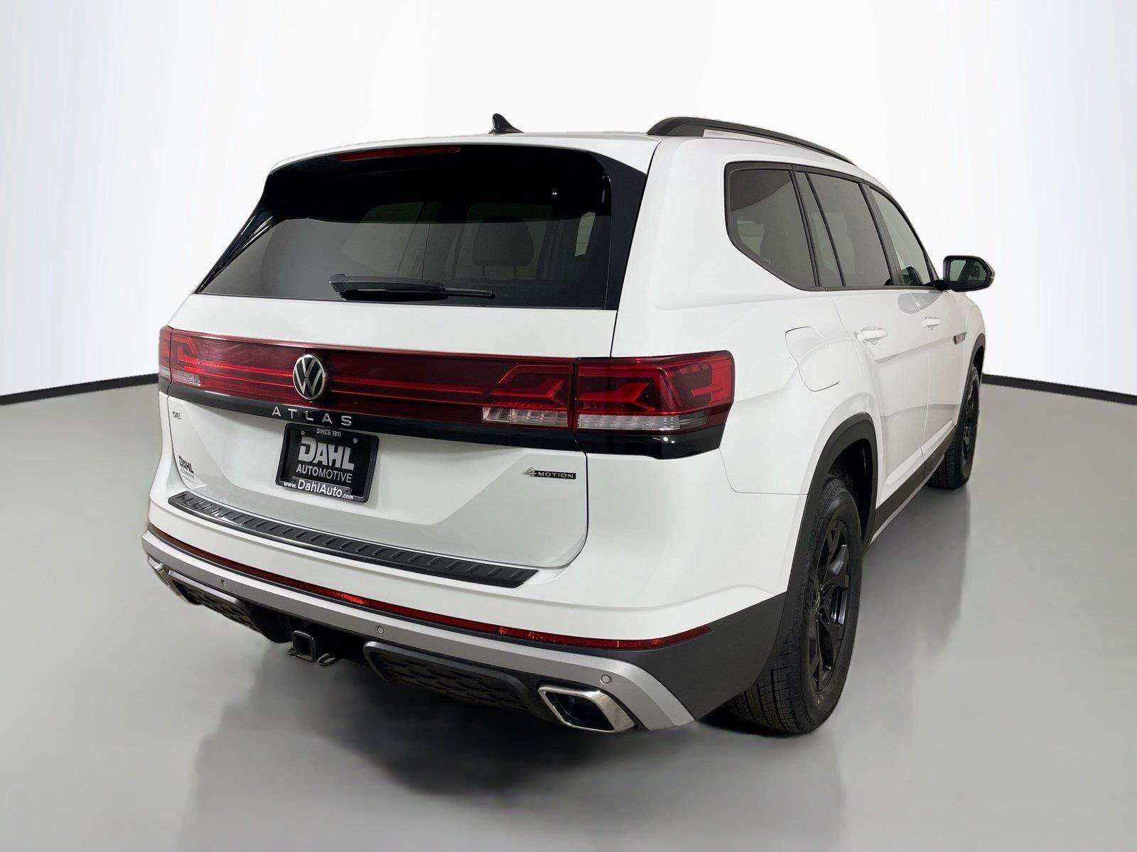 Used 2024 Volkswagen Atlas Peak Edition SE AWD/4WD image 13