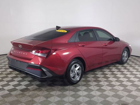 Certified 2026 Hyundai Elantra SE image 5