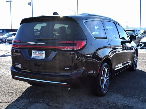 New 2026 Chrysler Pacifica Pinnacle image 3