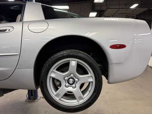 Used 1997 Chevrolet Corvette Coupe w/ Memory Pkg image 90