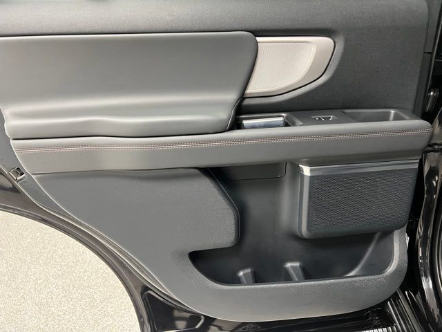 Used 2025 Ford Expedition Active AWD/4WD image 42