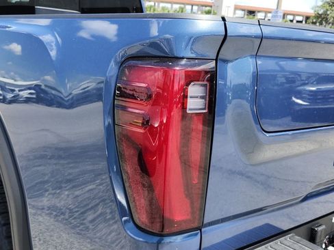 New 2026 GMC Sierra 2500 Denali w/ Denali Reserve Package AWD/4WD image 9