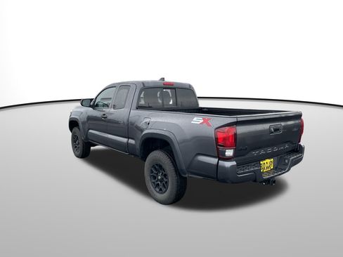 Used 2020 Toyota Tacoma SR w/ SX Package image 6