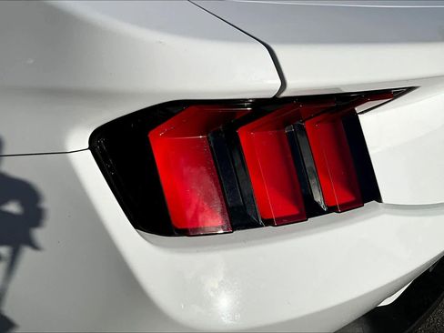 Used 2024 Ford Mustang Coupe image 28