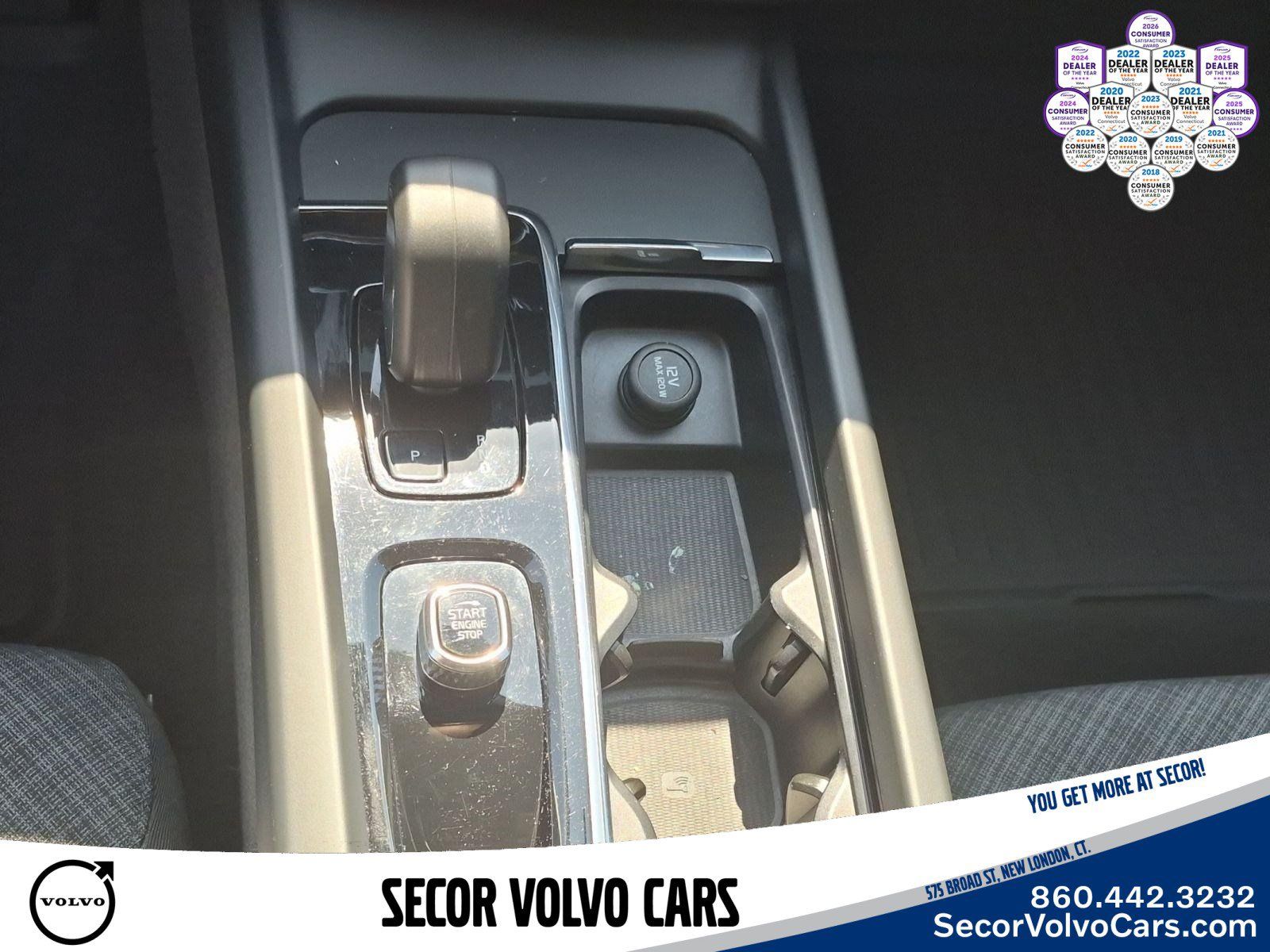 Used 2023 Volvo XC60 B5 Core AWD/4WD image 13