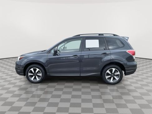 Used 2018 Subaru Forester 2.5i Premium w/ All-Weather Package image 4